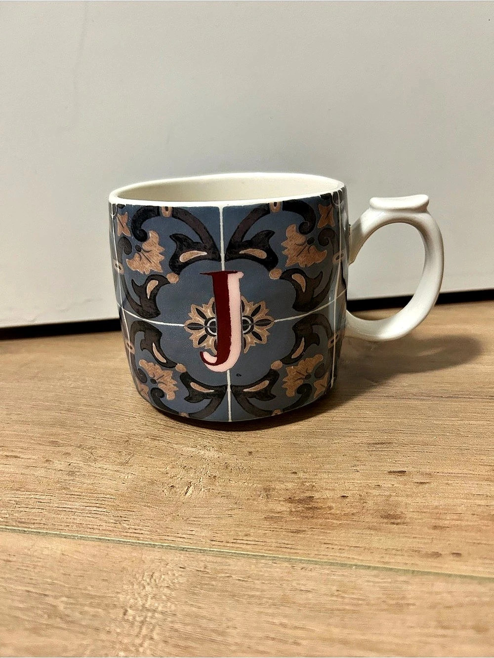 Anthropologie Mezze Monogram ‘J’ Mug Letter With Thumb Rest Blue Gray Red Floral